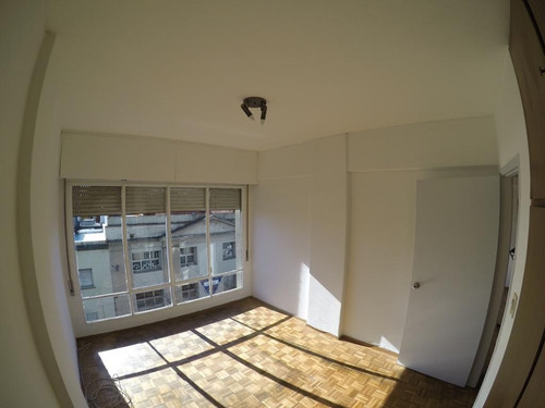Apartamento Un Dormitorio Al Frente, Luminoso, Impecable,