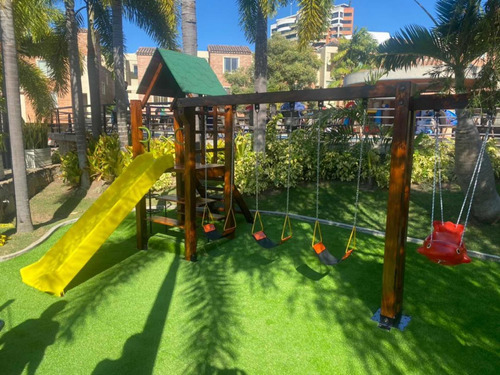 Parque De Madera Con Accesorios Plásticos Columpio-tobogán