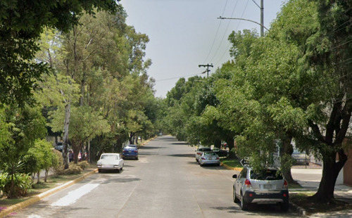 Casa De Adjudicación Bancaria En Venta Ubicada En Circuito Músicos, Ciudad Satélite, Naucalpan De Juárez, Estado De México. Cmr.