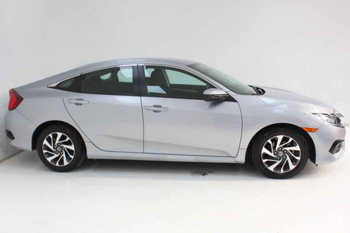 Imagen 6 de 13 de Honda Civic 2018 4 Cilindros