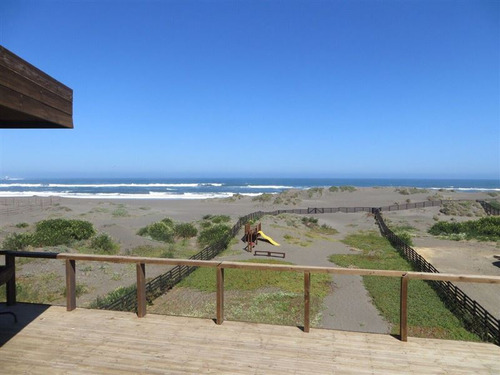 Casa En Venta 4 Dormitorios Pichilemu En Primera Línea