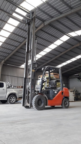 Autoelevador Toyota Serie 8