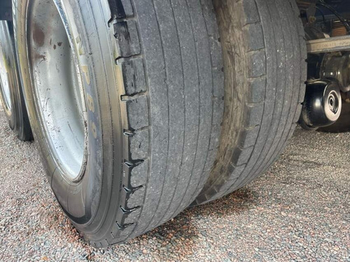 Volvo Vm 330 8x2 Com Tanque Inox Ano 20