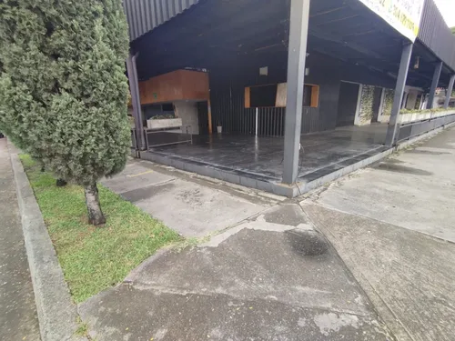 Local En Arriendo En Las Mercedes. Cod A11716
