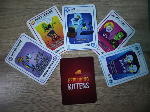 Exploding Kittens Good Evil Zombie Con Expansiones Español
