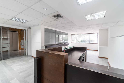 Oficina En Arriendo/venta En Versalles. Cod A1023065