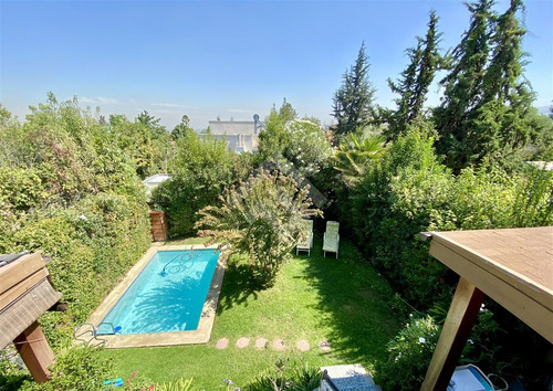 Casa En Venta De 4 Dorm. En La Reina