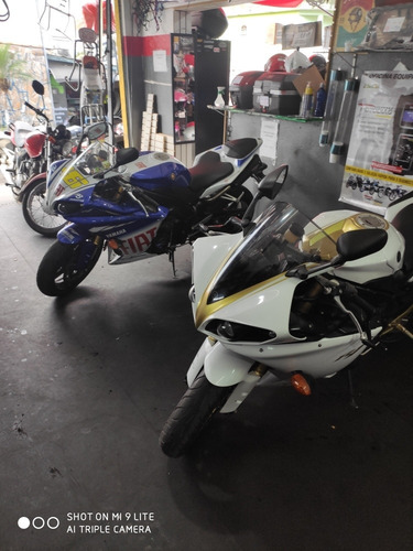 Imagem 2 de 9 de R1 Yamaha Zerada Bem Conservada , Poucas Desse Grafismo