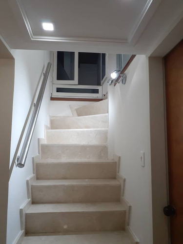 Imagen 4 de 16 de Se Vende Aparto-quinta En Res. Villa Cristal, Urb Manantial. Código.: Foa-1054