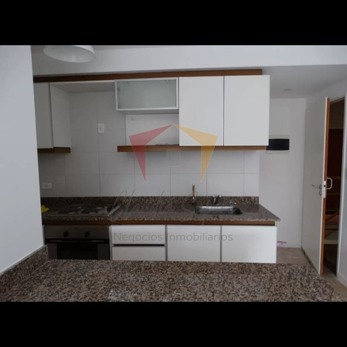 Departamento Venta P.b. 2 Amb., Condominio Jardines Saravi
