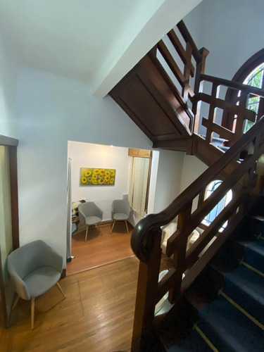 Imagen 7 de 28 de Alquiler De Espectacular Casa De Dos Pisos, En Bulevar España.