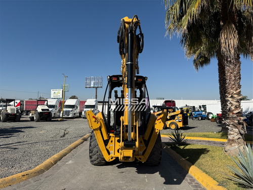 Retroexcavadora 420f 2014