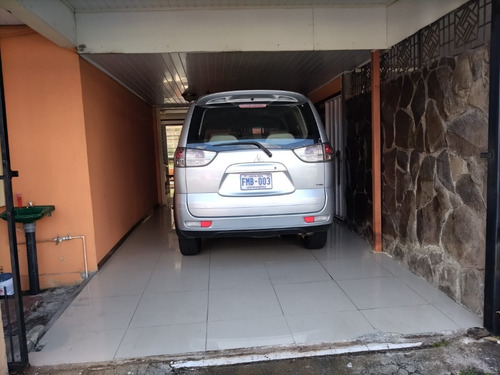 Imagen 2 de 15 de Se Vende Casa Con Apartamento En Goicochea
