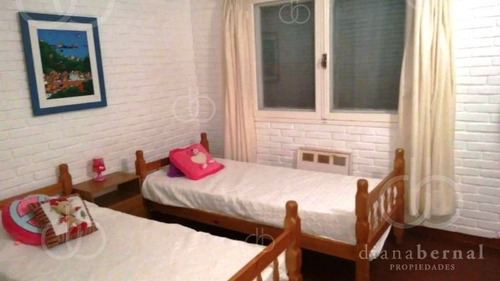 Punta Del Este, Chalet De 5 Dormitorios Y Piscina-- Ref: 54164