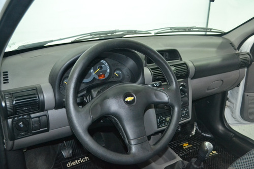 Imagen 9 de 12 de Chevrolet Classic 1.4 Lt 4p Mt 2011-imolaautos