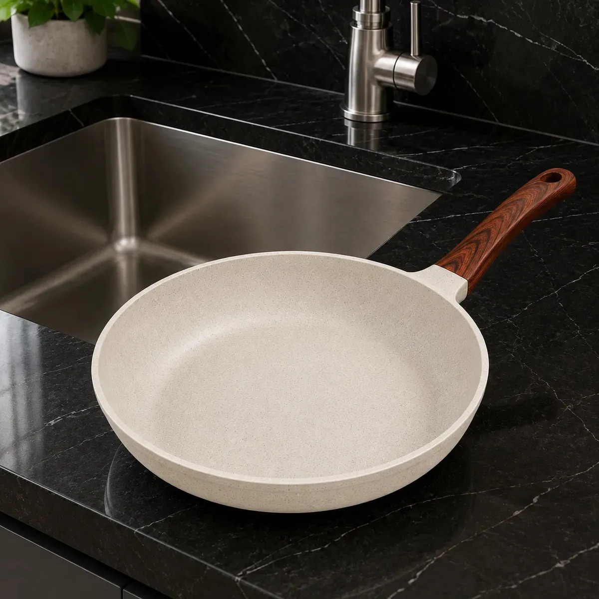 Frigideira Cerâmica Antiaderente 24cm Indução Cooktop Fogão a Gás Não Gruda Sem Óleo Cor Creme