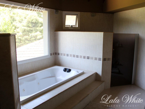 Imagen 9 de 17 de Venta - Casa En El Rodal