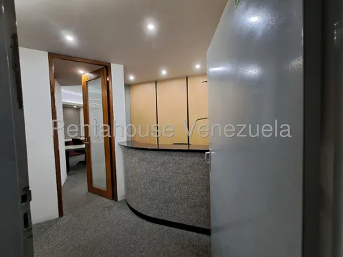 Oficina En Venta En Centro Maracay 25-17456 Irrr