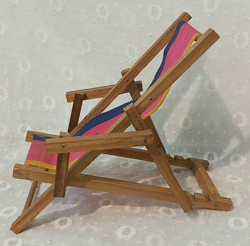 Imagen 4 de 6 de Antigua Reposera Para Muñecas En Lona Y Madera.