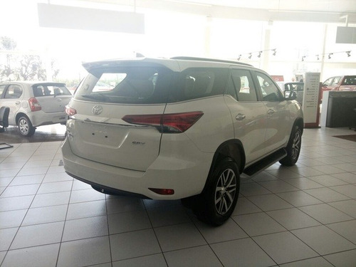 Toyota Sw4 2.8 Tdi Srx 7l 4x4 Aut. 5p