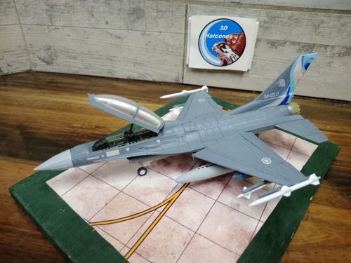 Maqueta De Avión Argentino F-16b Block 10 Mlu Escala 1/48