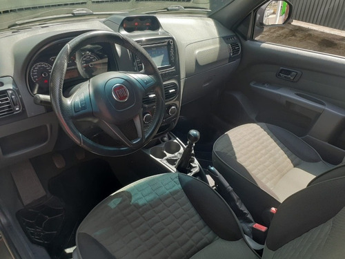 Imagem 4 de 12 de Fiat Strada 2018 1.8 16v Adventure Cab. Dupla Flex 3p