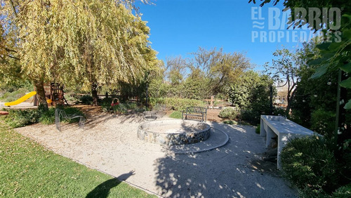 Casa En Venta De 5 Dorm. En Las Brisas