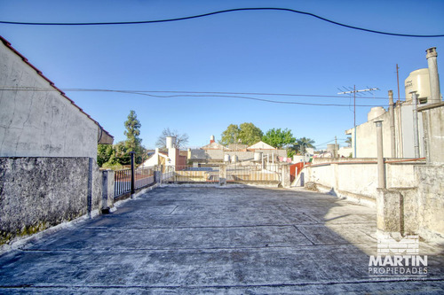 Casa A Reciclar De 277 M2.