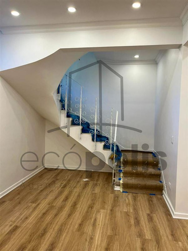 Loft Remodelado Con Diseño Moderno Y Excelente Conectividad