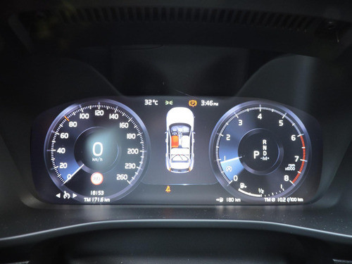Volvo XC40 T5 R-design