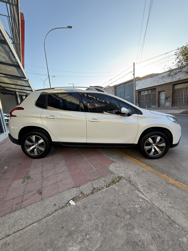 Peugeot 2008 1.6 Feline