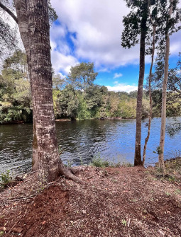 Preciosa Parcela Con 90 Metros De Orilla De Río