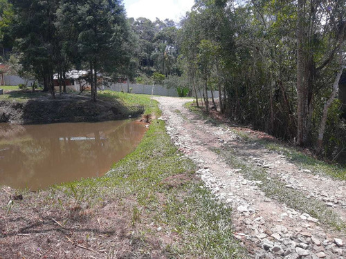 Chácara / 3.000m2 / Lago Com Peixe / 1 Km Da Br