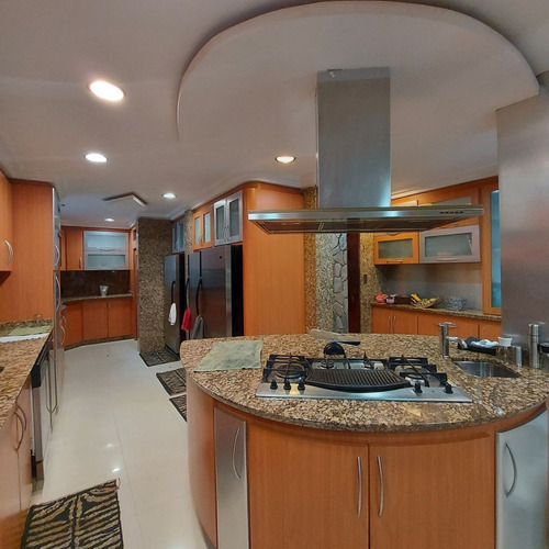 Imagen 12 de 30 de Venta De Casa En Prados Del Este 8h/ 9b/ 5p