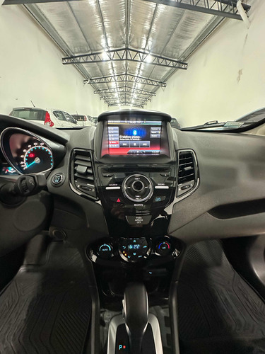 Ford Fiesta Kinetic Design 1.6 Titanium Powershift 120cv