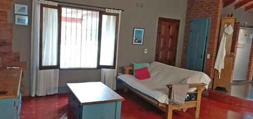 Casa En Venta - 3 Dormitorios 2 Baños 2 Cocheras - 4392 Mts2 - Abasto
