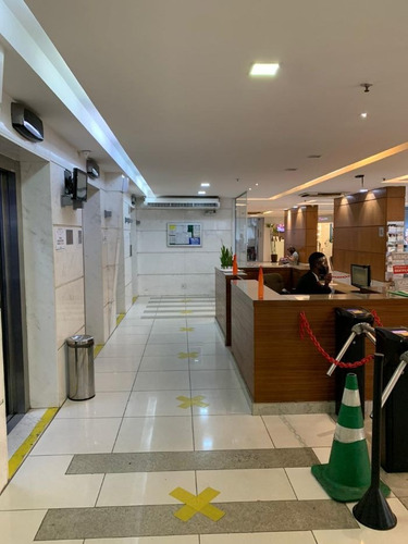 Imagem 12 de 21 de Sala Comercial Para Alugar Na Rua Gavião Peixoto, Icaraí, Niterói - Rj - Liv-13373