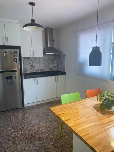 Casa En Venta 1 Dormitorio, 2 Baños, Patio Con Parrillero Y Cochera-alle Dr. José Irureta Goyena-villa Española