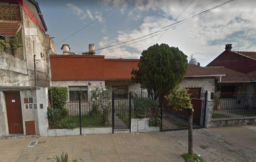 Casa 3 Amb   Dpto 2 Amb C/ Entrada De Auto 136 M² Cub.- San Justo