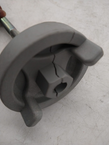 Seguro Tornillo Llanta Refacción Fiat Pulse 2023 Orig Detall (Usado)