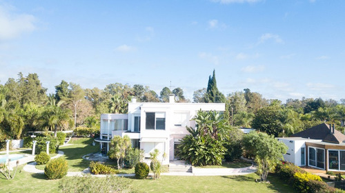 Casa De Diseño Venta En Marina Santa Lucía - Id 5499
