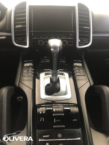 Imagen 9 de 12 de Porsche Cayenne 4.8 S