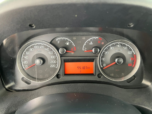 Imagem 8 de 15 de Doblo Essence 1.8 2015 (7 Lugares)