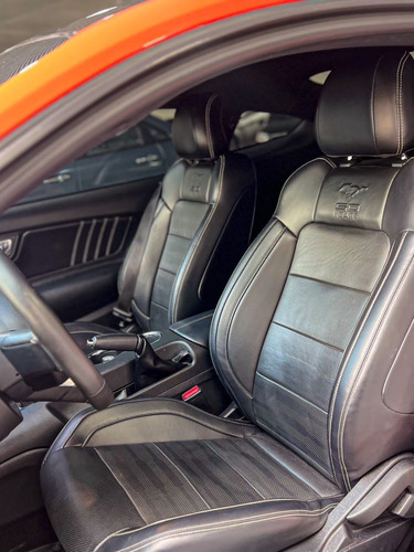 Imagen 6 de 7 de Ford Mustang 50 Aniversario 2015