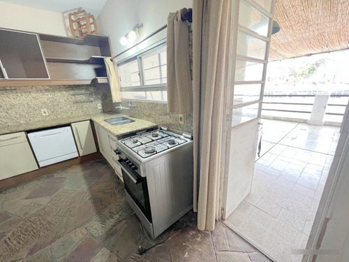 Venta Hermosa Casa De Altos, La Blanqueada, 2 O 3 Dormitorios, Al Frente, Balcón, Terraza, Sin Gastos Comunes, Independiente, Divina