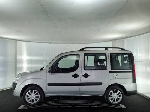 Imagem 4 de 15 de Fiat Doblò 1.8 Mpi Essence 7l 16v Flex 4p Manual