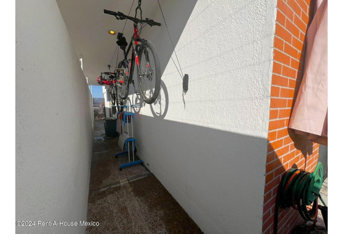 Zibatá Queretaro, Se Vende Casa Con 4 Recamaras Cada Uno Con Baño, Una En Planta Baja, Tiene Cuarto De Servicio Qh243673