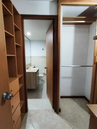 Apartamento En Arriendo En Castropol. Cod A16730