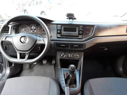 Imagem 3 de 9 de Volkswagen Polo 1.0 Mpi Total Flex Manual