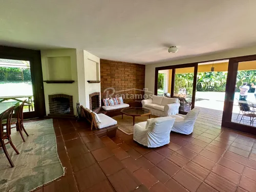 Casa En Arriendo En Loma De San José. Cod A776095